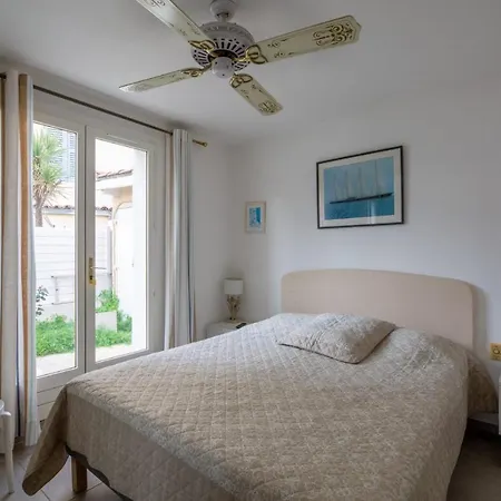 Maison Elegante A 100 M De La 度假居 Fréjus