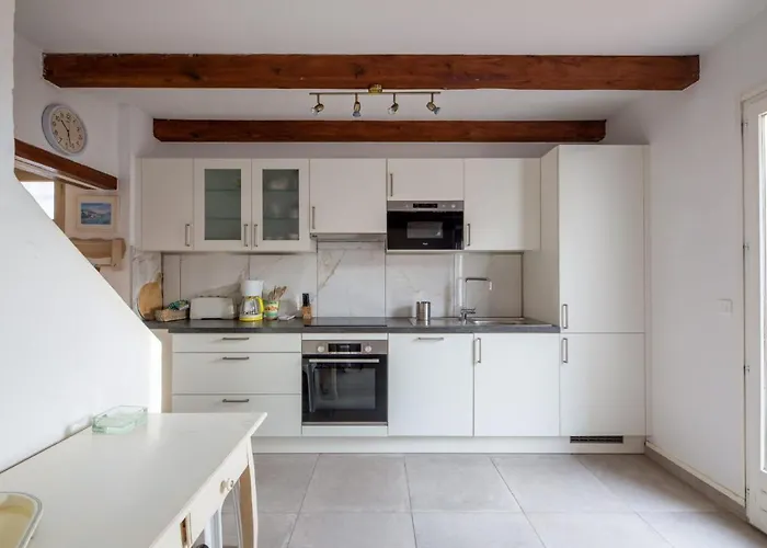 Maison Elegante A 100 M De La بيت للعطل Fréjus