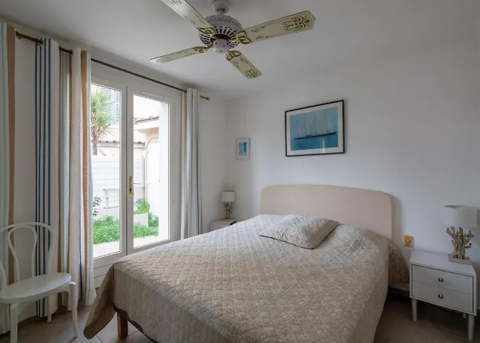 Maison élégante à 100 M De La Hébergement de vacances Fréjus